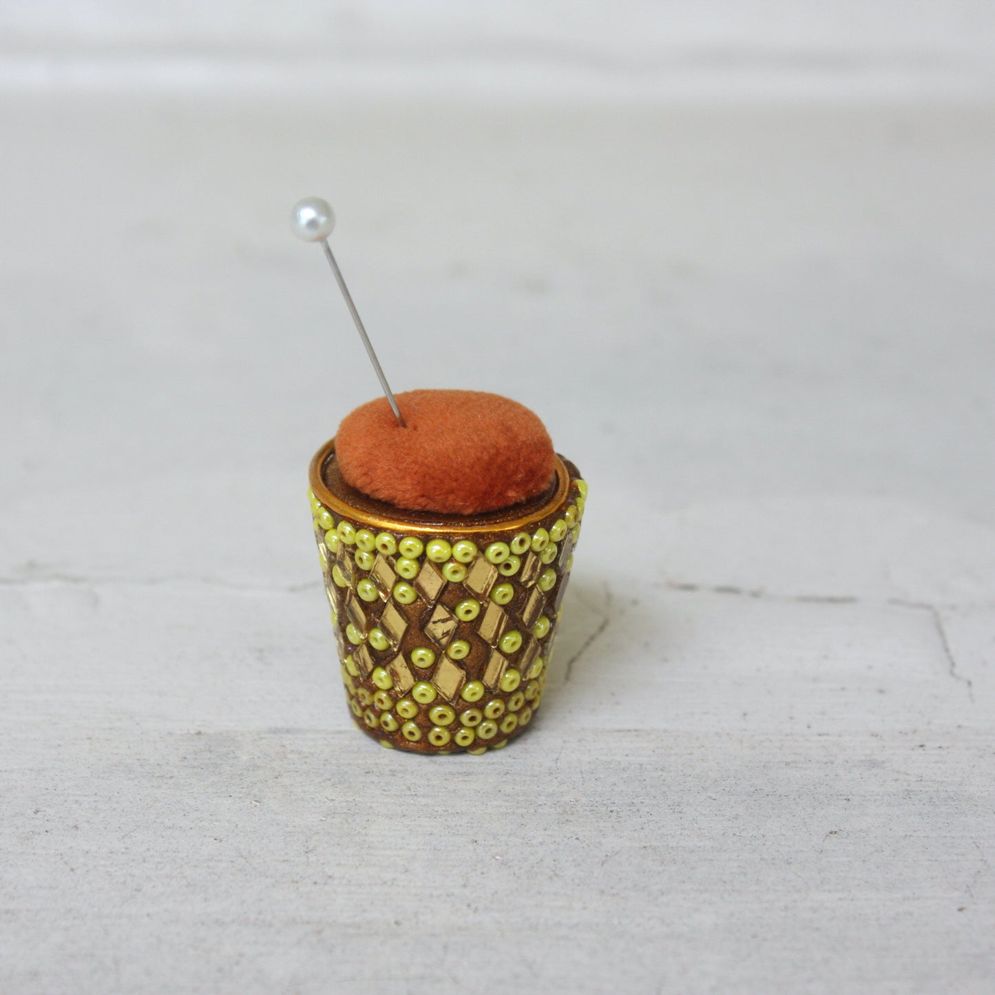 VINTAGE THIMBLE PINCUSHIONS