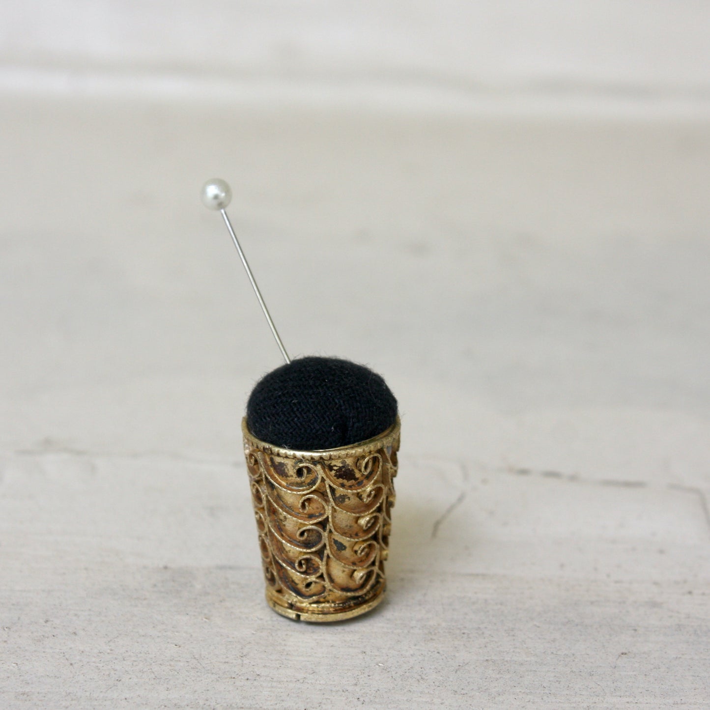 VINTAGE THIMBLE PINCUSHIONS