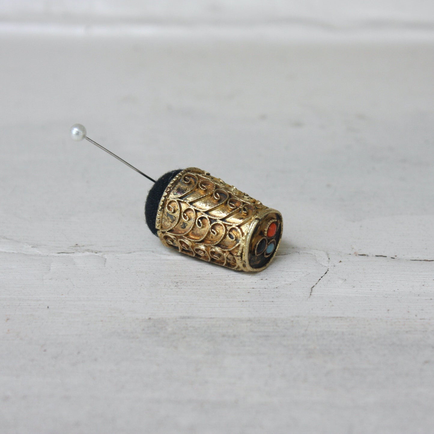 VINTAGE THIMBLE PINCUSHIONS