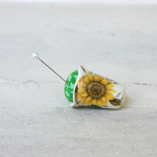 VINTAGE THIMBLE PINCUSHIONS
