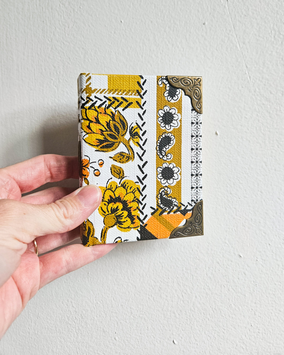 MINI 70s VIBE JOURNAL