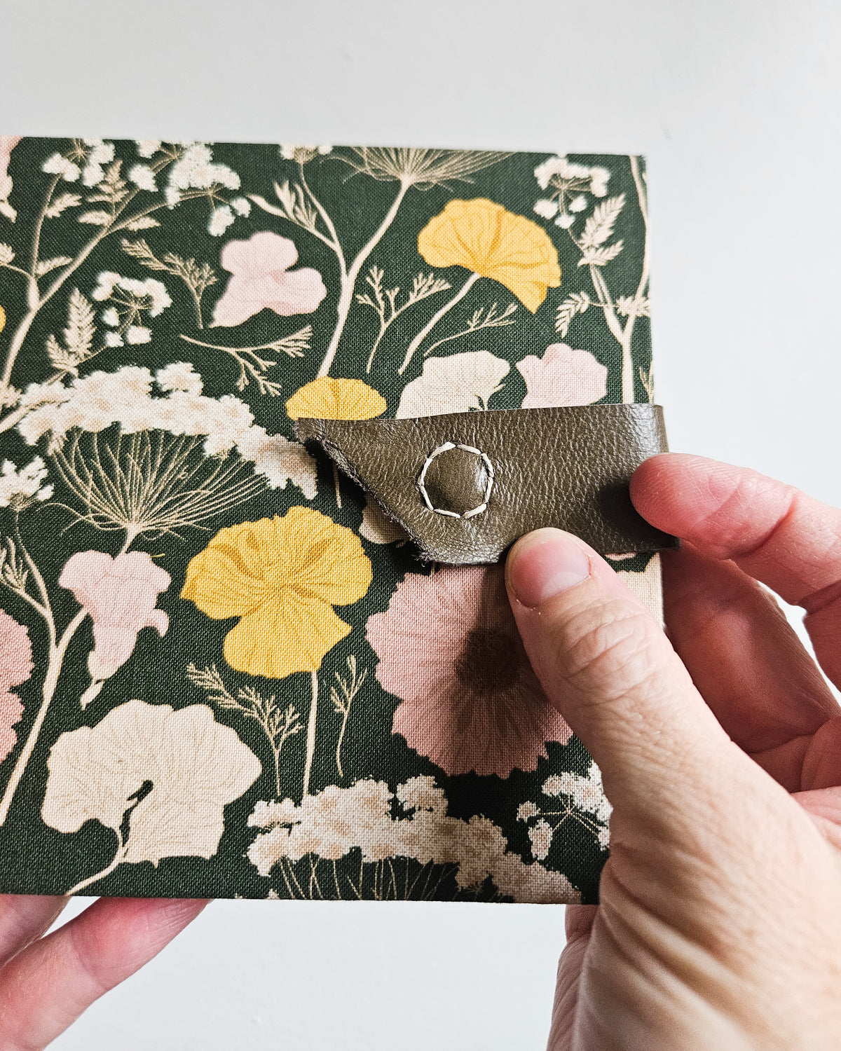 FLORAL AND LEATHER JOURNAL